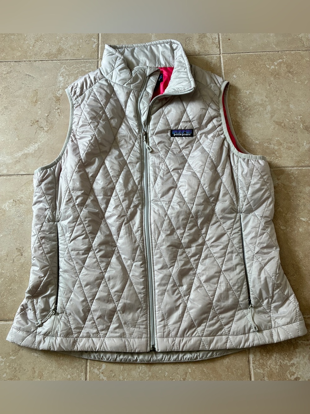 Patagonia NWT Nano Puff Vest size Large DISCONTINUED Tailored Gray/Pink
